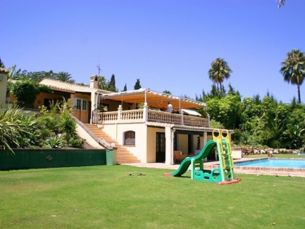 Villa for sale in town 213577