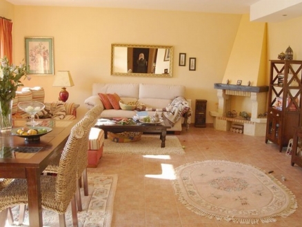 Estepona property: Villa with 3 bedroom in Estepona 213585