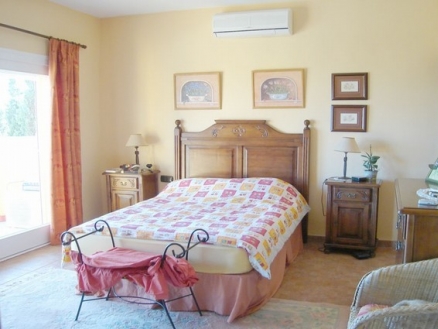 Estepona property: Villa with 3 bedroom in Estepona, Spain 213585