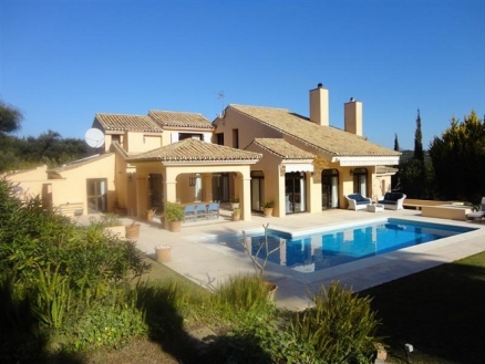 Villa for sale in town, Spain 213618