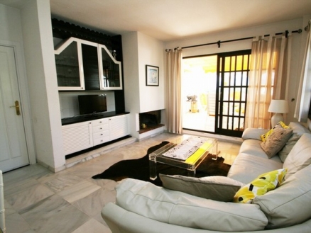 Nueva Andalucia property: Apartment with 3 bedroom in Nueva Andalucia 213701