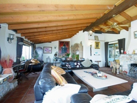 Villa with 9+ bedroom in town 213712