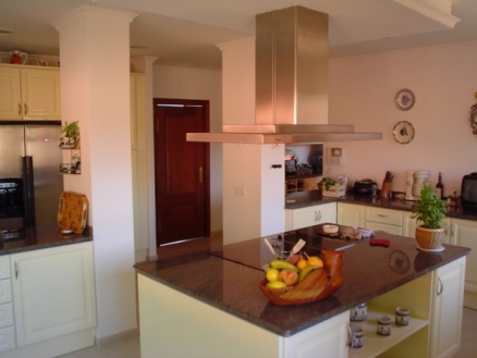 Villa for sale in town, Spain 213865