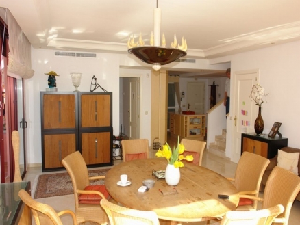New Golden Mile property: Apartment in Malaga for sale 213866