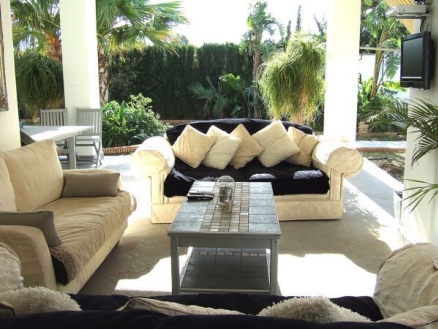 Villa with 9+ bedroom in town 213879