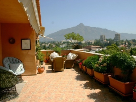 Nueva Andalucia property: Apartment with 3 bedroom in Nueva Andalucia, Spain 213882