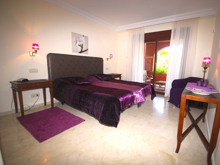 Puerto Banus property: Apartment with 3 bedroom in Puerto Banus 213888
