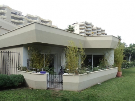 Villa for sale in town, Spain 213902