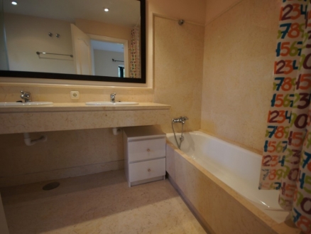 Benahavis property: Apartment for sale in Benahavis, Malaga 213926