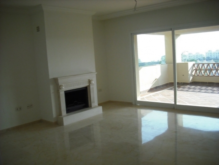 Apartment with 3 bedroom in town 213932