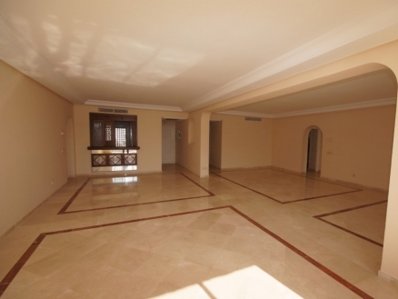 Puerto Banus property: Apartment for sale in Puerto Banus, Spain 213939