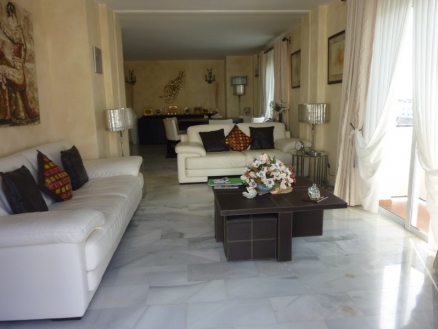 El Paraiso property: Apartment for sale in El Paraiso, Spain 213946