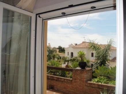 Estepona property: Villa with 5 bedroom in Estepona 213987