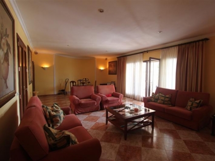 Villa for sale in town, Spain 214013