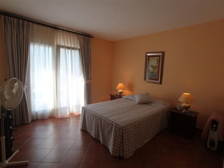 Malaga property | 4 bedroom Villa 214013