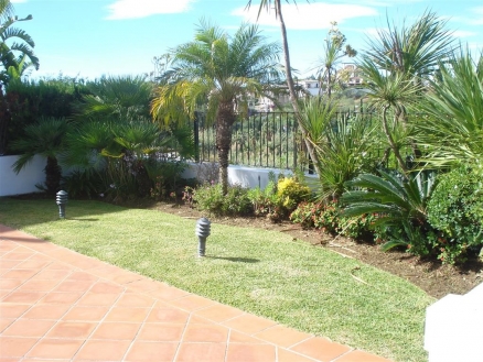 Villa for sale in town, Malaga 214027