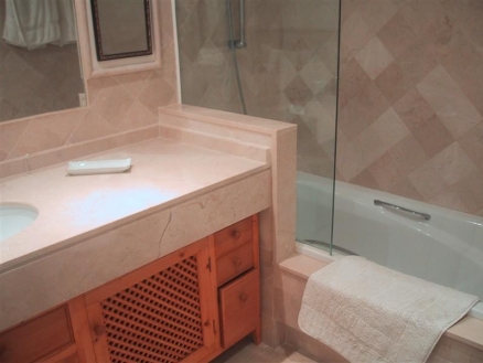Puerto Banus property: Malaga Apartment 214029