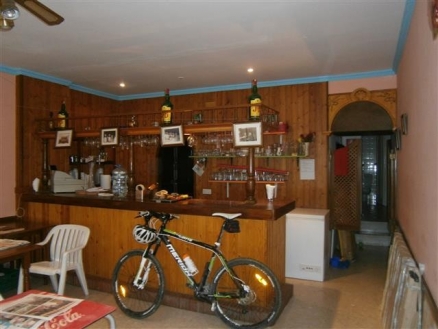 San Pedro de Alcantara property: Commercial with bedroom in San Pedro de Alcantara 214032