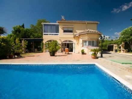 Villa for sale in town 214064