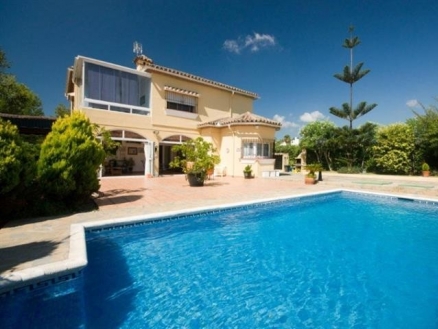 Villa with 3 bedroom in town 214064
