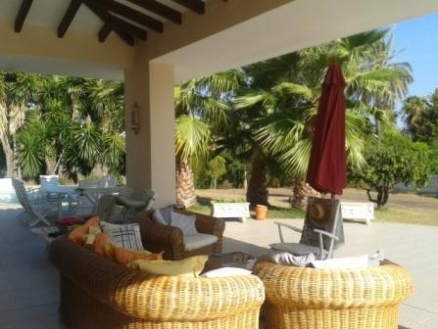 Villa for sale in town 214085