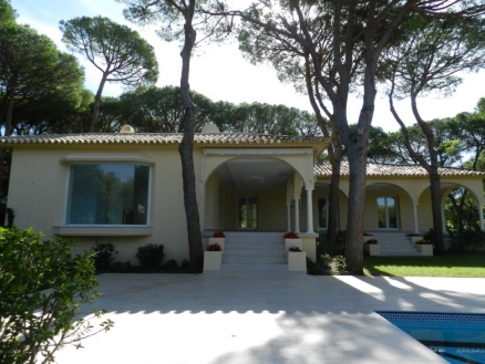 Hacienda Las Chapas property: Villa for sale in Hacienda Las Chapas, Malaga 214087