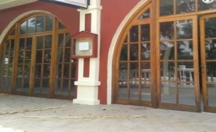 Commercial for sale in town 214107
