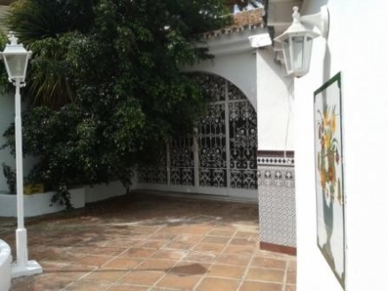 Commercial with bedroom in town, Spain 214107