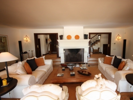 Malaga property | 4 bedroom Villa 214148