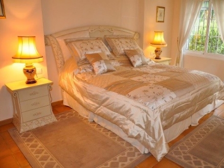 El Paraiso property: Villa for sale in El Paraiso, Spain 214173