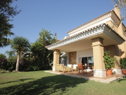 Villa for sale in town 214183