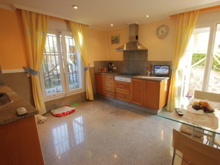 Malaga property | 4 bedroom Villa 214183