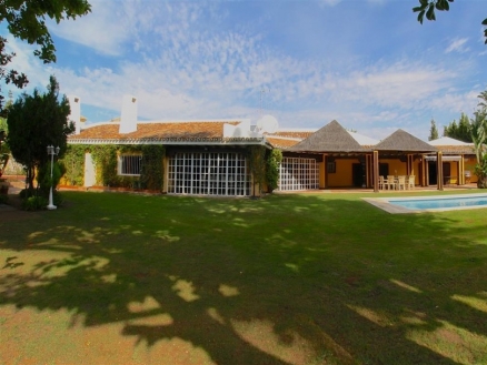 Villa for sale in town 214190