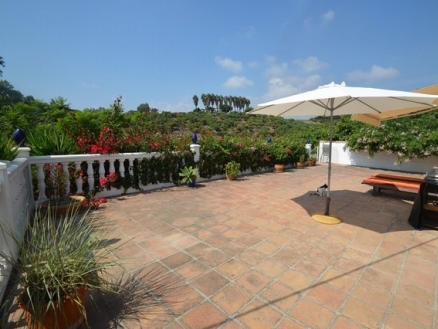 Villa for sale in town, Spain 214199