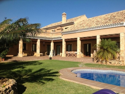 Villa for sale in town 214203