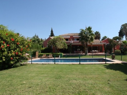 Villa for sale in town 214234