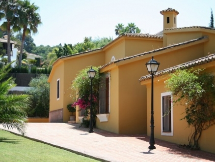El Paraiso property: Villa for sale in El Paraiso, Malaga 214238