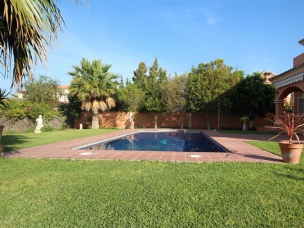 Villa for sale in town 214330