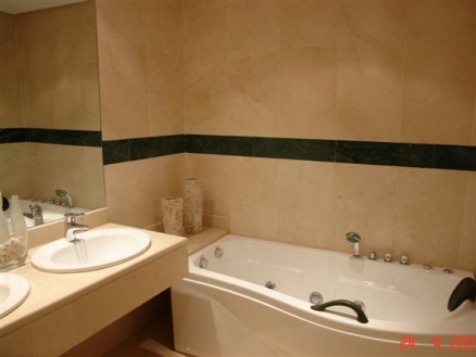 Nueva Andalucia property: Apartment for sale in Nueva Andalucia, Malaga 214347