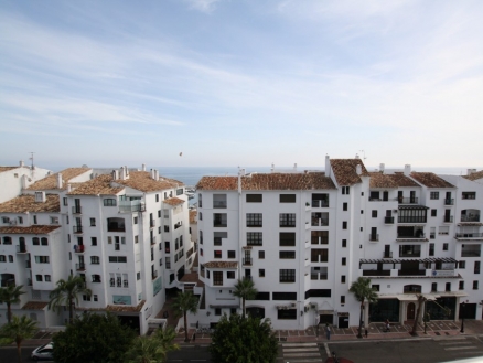 Puerto Banus property: Apartment with 3 bedroom in Puerto Banus, Spain 214358