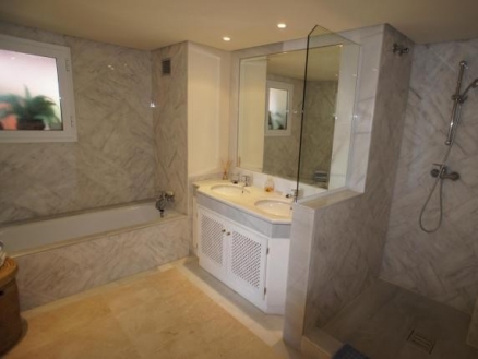 town Apartment 214393