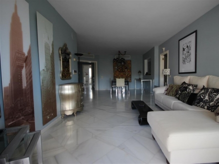 Puerto Banus property: Apartment with 3 bedroom in Puerto Banus, Spain 214427