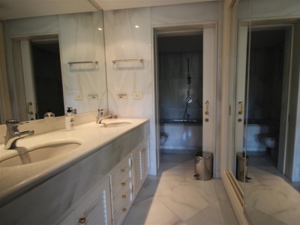 Puerto Banus property: Malaga Apartment 214427