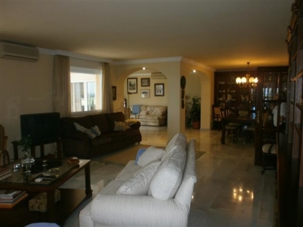 Estepona property: Malaga Apartment 214438