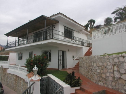 Villa with 3 bedroom in town 214447