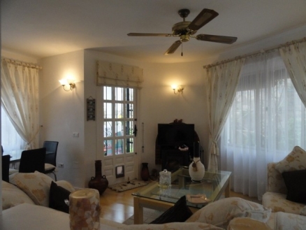 Calahonda property: Calahonda Townhome 214454