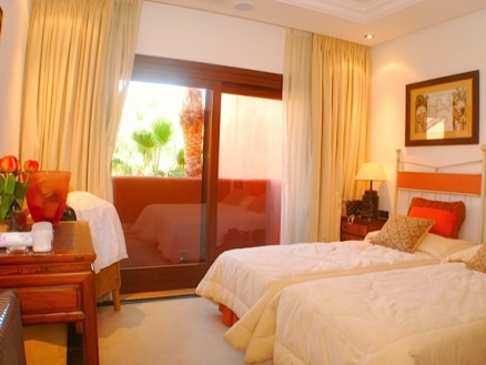 New Golden Mile property: Apartment in Malaga for sale 214480