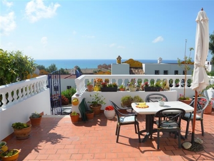 Estepona property: Villa with 3 bedroom in Estepona, Spain 214493