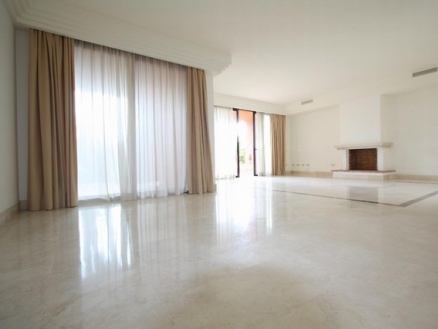 Puerto Banus property: Apartment for sale in Puerto Banus, Spain 214513