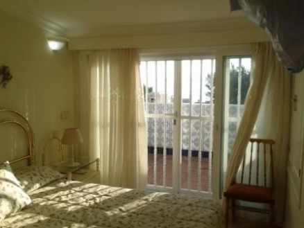 Estepona property: Apartment with 2 bedroom in Estepona 214526